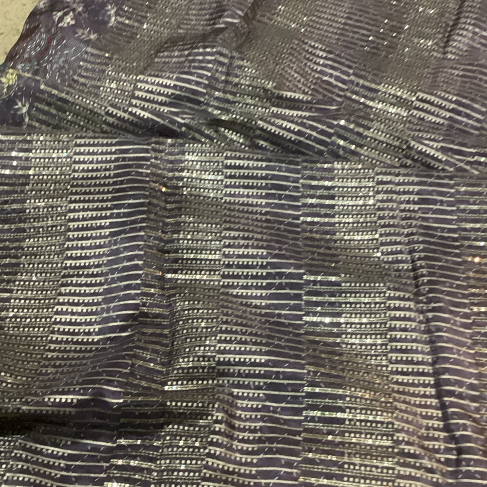 Elegant Purple and Gold Women's designer saree - Picture 5 of 13